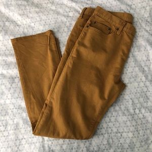 Banana Republic Travel Jean 33x32 NWOT